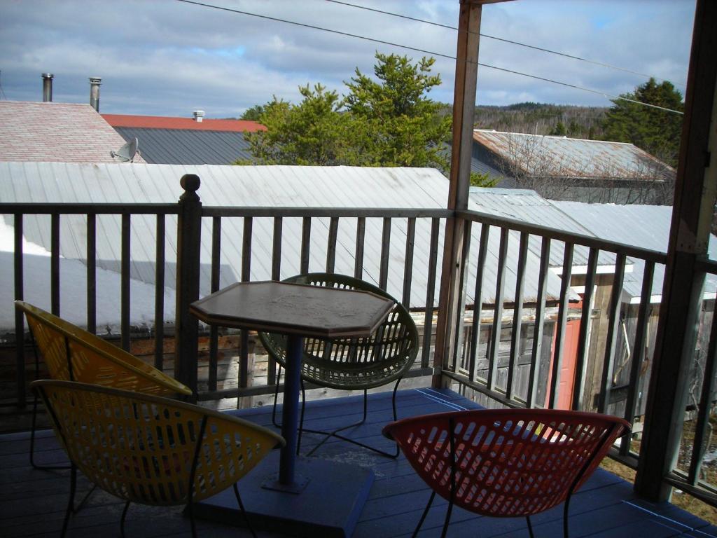 Gite Des Hauteurs Et Cafe De La Place Saint Zenon Rum bild