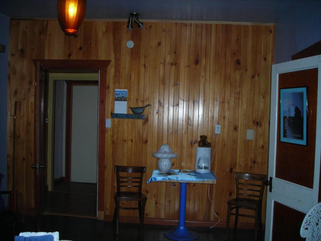 Gite Des Hauteurs Et Cafe De La Place Saint Zenon Rum bild